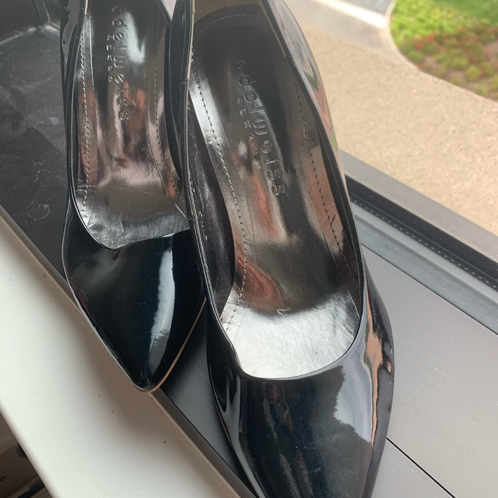 Women’s Black Enamel Heel